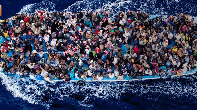 Οι Τούρκοι πήραν 3 δις από την ΕΕ για να πλημμυρίσουν τη Λέσβο με μετανάστες!