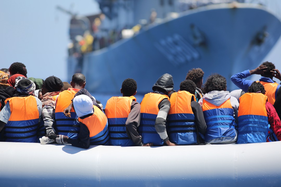 Γιατί η κυβέρνηση δέχτηκε να δώσει λιμάνι της Κρήτης για υποδοχή μεταναστών;