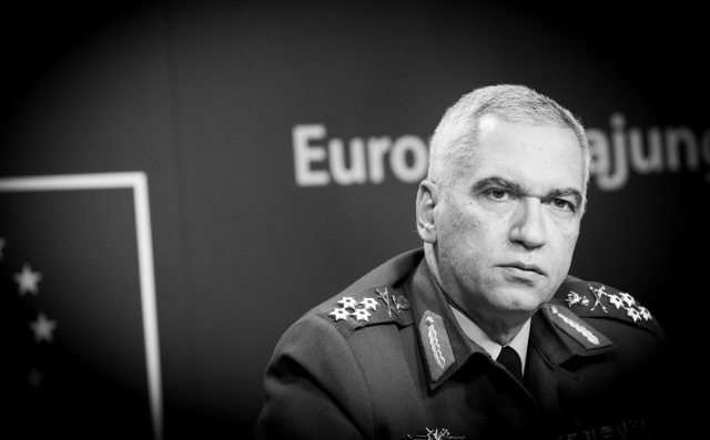 Γιατί ο Έλληνας στρατηγός Κωσταράκος πρέπει να είναι έτοιμος για παραίτηση από την ΕΕ