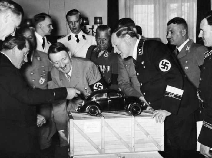 Ο Χίτλερ θαύμαζε τον Κεμάλ! Τι γράφει Βρετανός ιστορικός