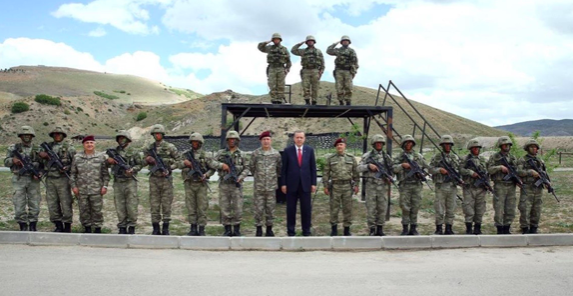 Ο Ερντογάν στο στρατηγείο των Ειδικών Δυνάμεων -Φωτογραφίες