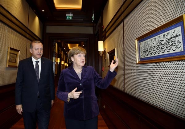 Ο Ερντογάν εκβιάζει ξανά με πάγωμα της συμφωνίας με την ΕΕ