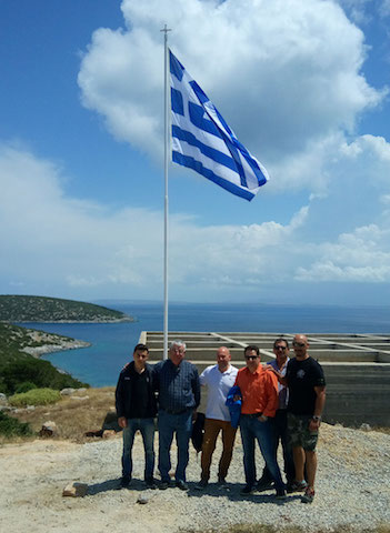 Ελληνική σημαία στο Φαρμακονήσι από δημοτικό σύμβουλο της Λέρου