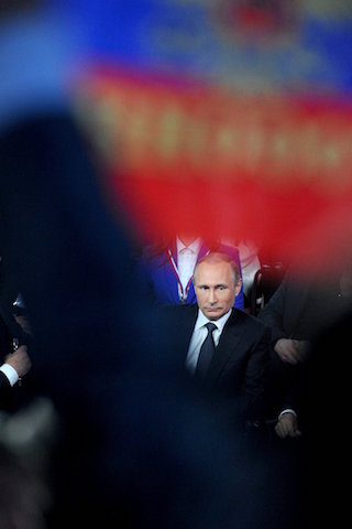 Επικοινωνίες Πούτιν με Μέρκελ και Ολάντ για την Ουκρανία