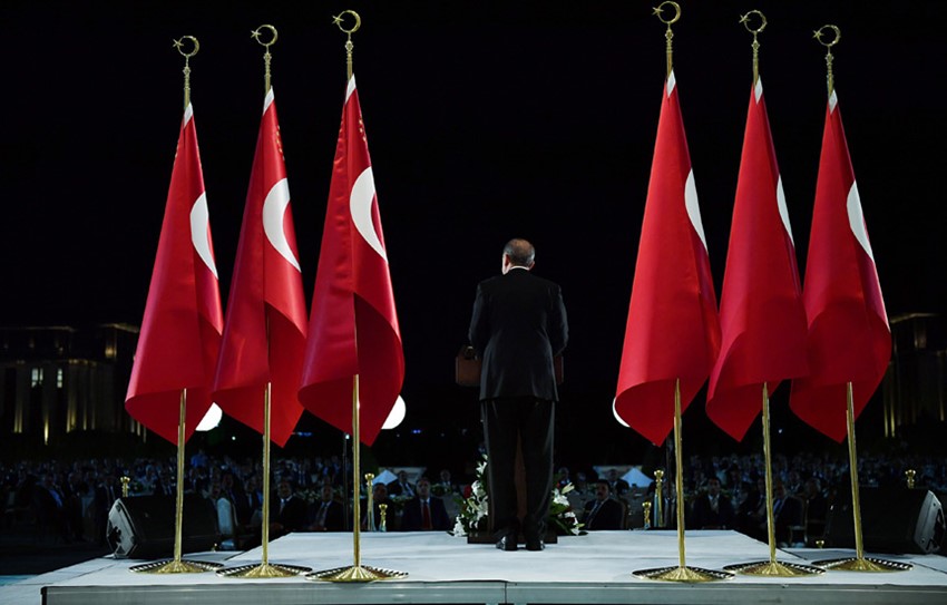 Ποιός έχει τον έλεγχο της ζοφερής πορείας που διάγει η Τουρκία;
