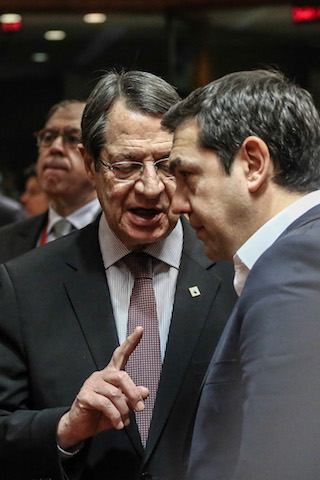 Θρίλερ με το Κυπριακό και σύγκλιση Εθνικού Συμβουλίου τη Τετάρτη