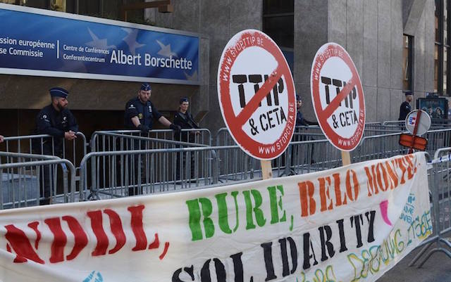 CETA: Ο δούρειος ίππος της ΤΤΙΡ. Άρθρο του Στέλιου Κούλογλου