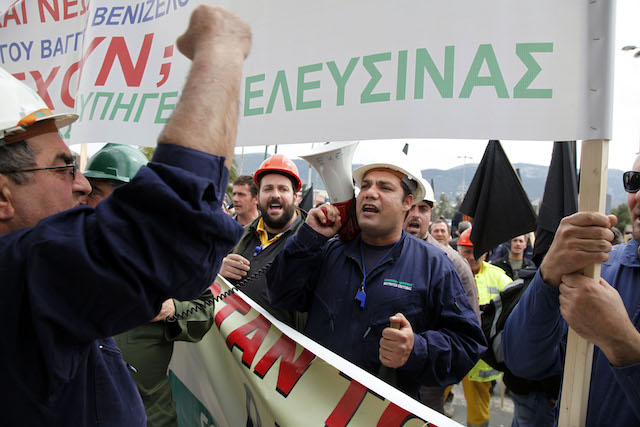 Εργαζόμενοι στα Ναυπηγεία Ελευσίνας αδειάζουν Άδωνι Γεωργιάδη και ιδιοκτησία! Απλήρωτα δώρα Χριστουγέννων-Πάσχα