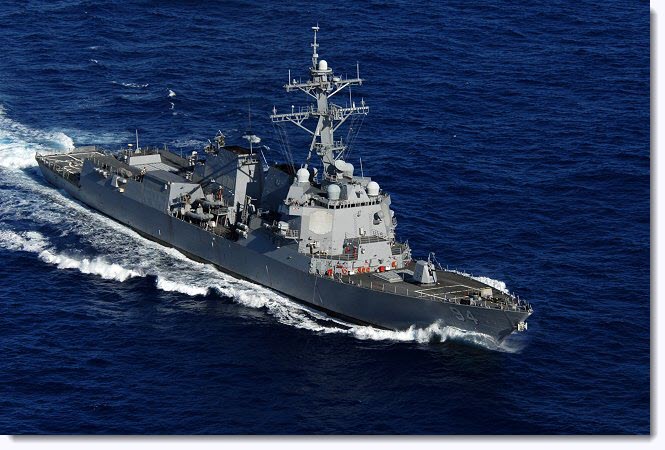 Ιρανικά πλοία παρενόχλησαν αμερικανικό αντιτορπιλικό