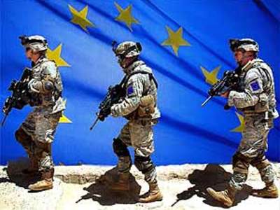 Ευρωπαϊκή άμυνα με τέσσερις χώρες εισηγείται η Ιταλίδα υπουργός Άμυνας