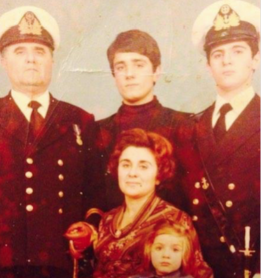 Ο Ναυτικός Δόκιμος που έγινε Αρχηγός από μια οικογένεια Υπαξιωματικών!ΦΩΤΟ