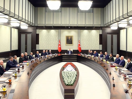 Συνεδρίασε το Συμβούλιο Ασφαλείας στην Άγκυρα για τον εξοπλισμό των Κούρδων!