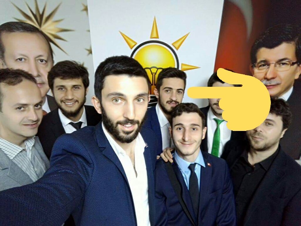 Ο δολοφόνος του Ρώσου πρέσβη σε εκδήλωση του κόμματος Ερντογάν!!! ΦΩΤΟ