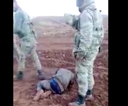 Τούρκοι στρατιώτες βασανίζουν αιχμάλωτο! Σκληρό βίντεο
