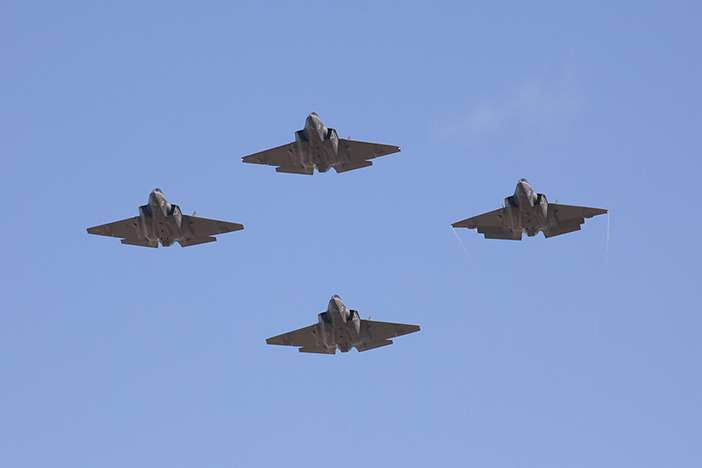 Οι ΗΠΑ στέλνουν μαχητικά F-35 και F-15 στη Σούδα