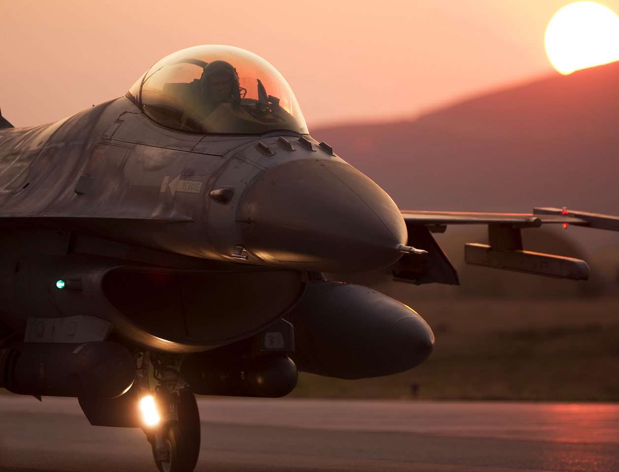 Προσγειώνονται Ισραηλινά F-16 στην Ανδραβίδα όπου βρίσκεται Καμμένος και Α/ΓΕΑ