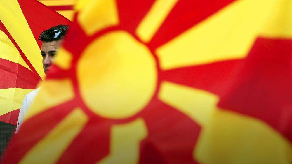 Σκόπια: Ο αρχηγός της αξιωματικής αντιπολίτευσης επιμένει στο όνομα 