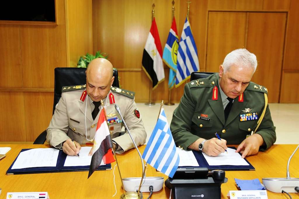 Υπογραφή στρατιωτικής συνεργασίας με την Αίγυπτο