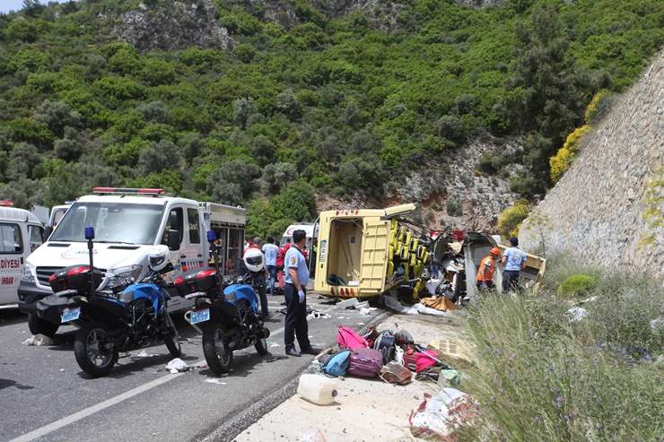23 νεκροί και 11 τραυματίες σε δυστύχημα με λεωφορείο στην Τουρκία