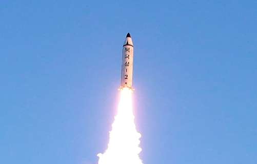 Η Βόρεια Κορέα εκτόξευσε ξανά πύραυλο