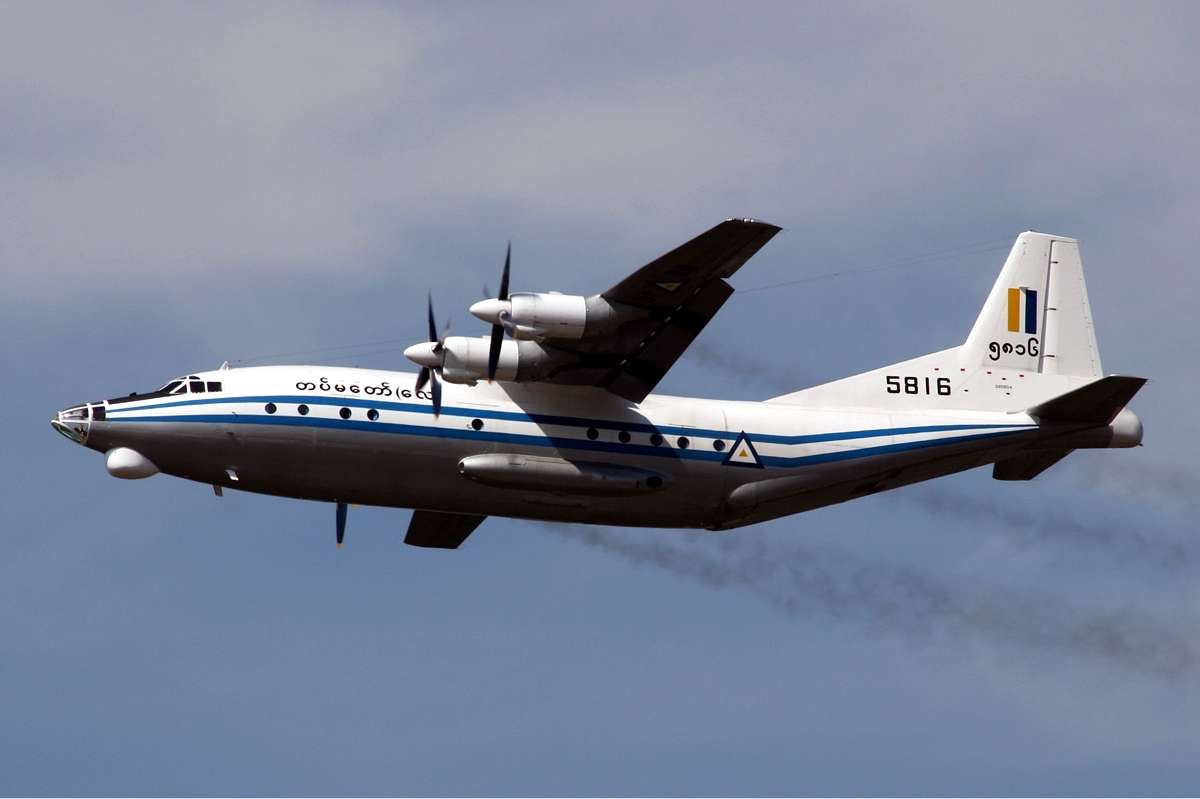 Μεταγωγικό αεροσκάφος με 100 επιβάτες χάθηκε από τα ραντάρ στη Βιρμανία