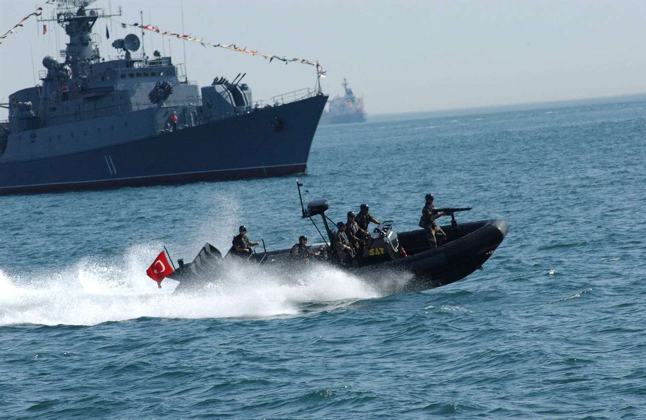 Επιχείρηση του τουρκικού ναυτικού εντός FIR Αθηνών! Ρεσάλτο σε πλοίο με ναρκωτικά