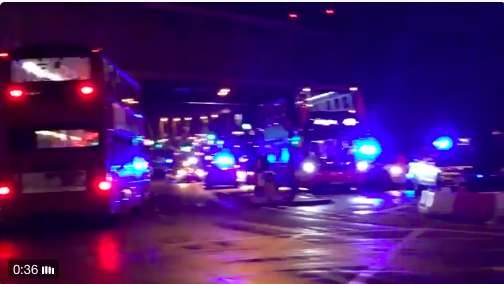 Επίθεση ξανά στο Λονδίνο! Όχημα παρασύρει πεζούς και μάρτυρες μιλούν για τραυματίες