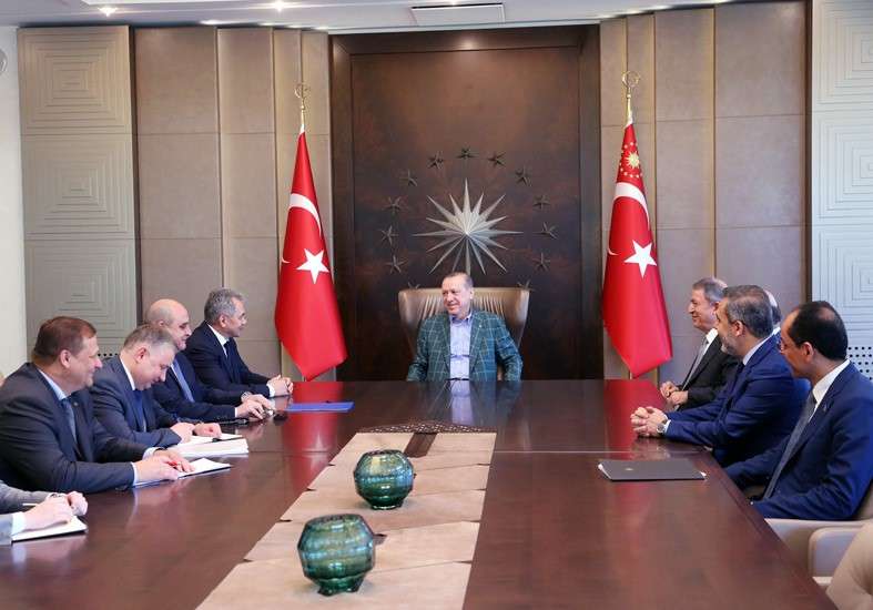 Συνάντηση Ερντογάν με τον Ρώσο υπουργό Άμυνας! Τι ζήτησε