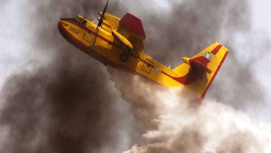 4 ερωτήματα για τα 8 νέα πυροσβεστικά αεροσκάφη που ξαφνικά ανακοίνωσε η κυβέρνηση