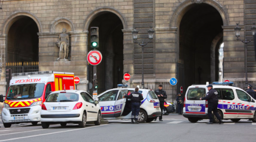 Επίθεση με μαχαίρι σε στρατιώτη στο Παρίσι την ίδια ώρα με την έκρηξη στο Λονδίνο