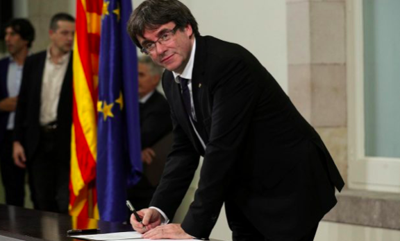 Καταλονία: Θα ρισκάρει τη σύλληψή του ο Πουτζντεμόν