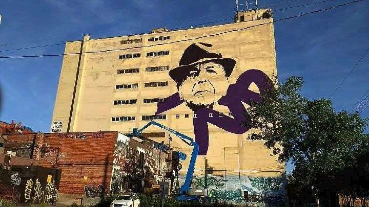 Τεράστιο γκράφιτι για τον Λέοναρντ Κοέν