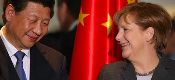 Η Μέρκελ ζητά από την Κίνα διαφάνεια για την 
