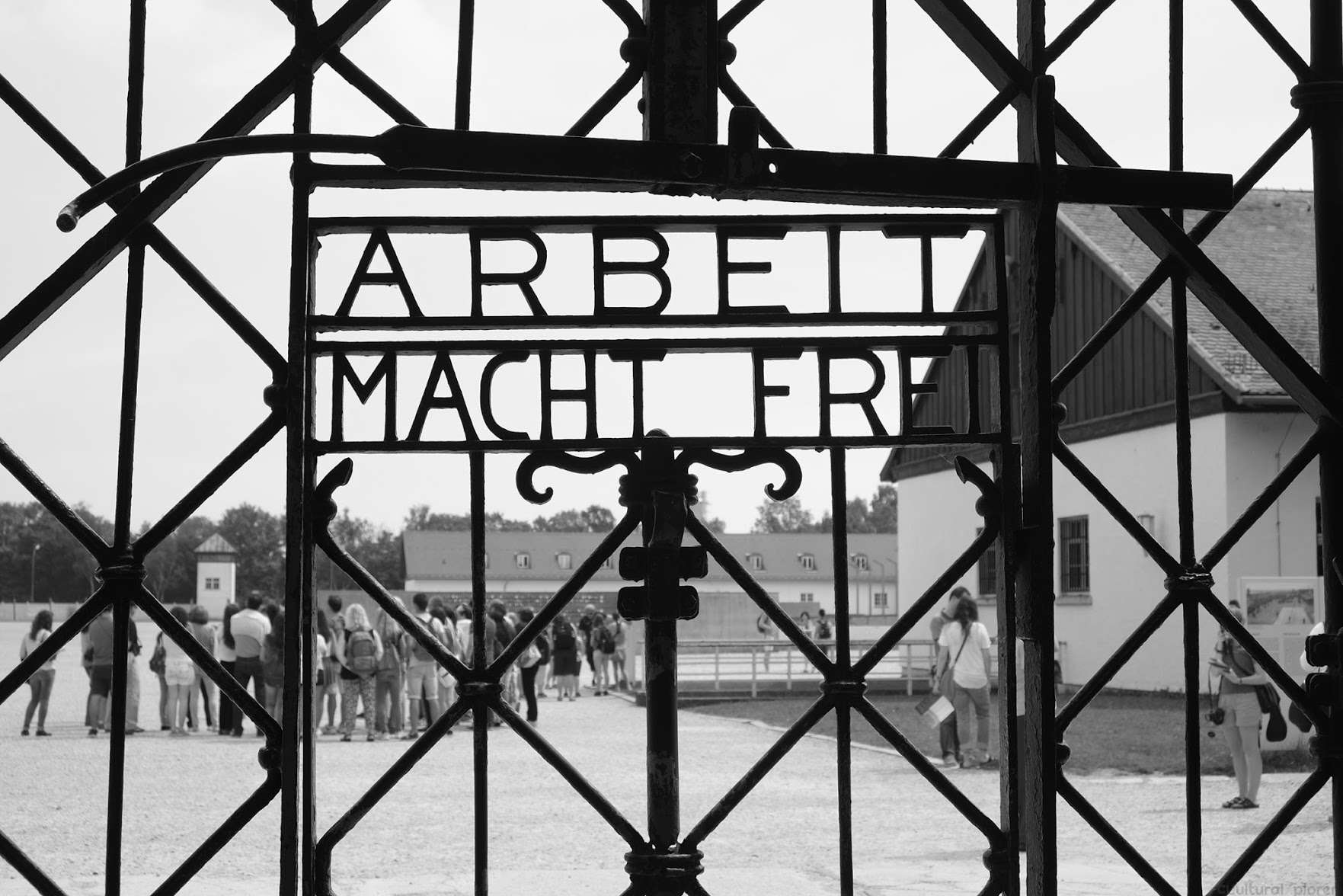 Έλληνες μαθητές αντίκρυσαν τη φρίκη του Νταχάου της χιτλερικής Γερμανίας