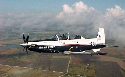 Η αμερικανική αεροπορία καθήλωσε εκπαιδευτικά αεροσκάφη T-6 σαν κι αυτά που έχει και η ΠΑ