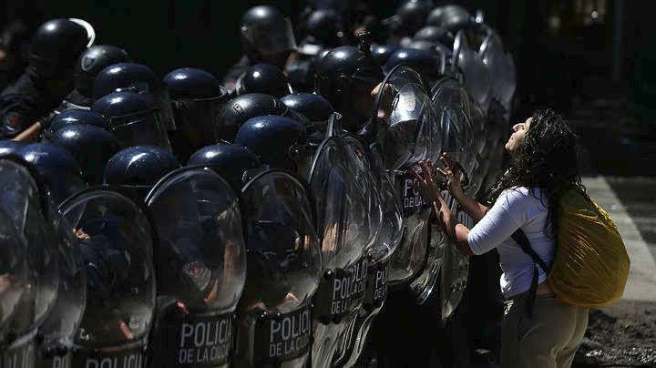 Αργεντινή: Εκτεταμένα επεισόδια σε διαδήλωση για αλλαγές στις συντάξεις