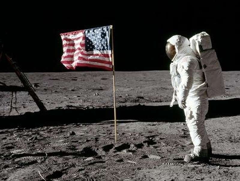 Αφιέρωμα στην COSMOTE TV: 50 χρόνια από το πρώτο βήμα του ανθρώπου στη Σελήνη