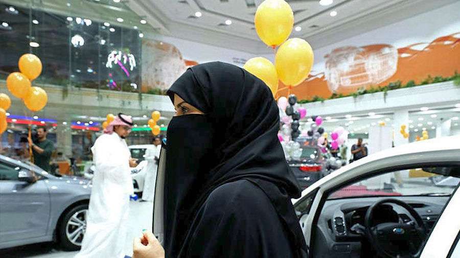 Έκθεση αυτοκινήτου μόνο για γυναίκες στη Σαουδική Αραβία