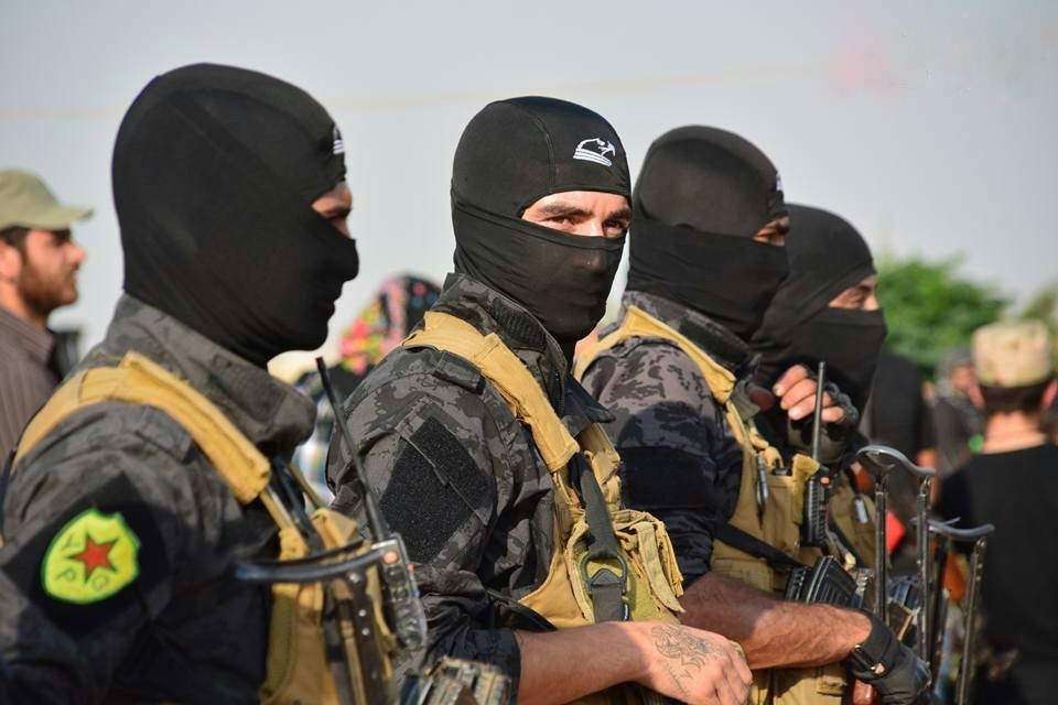Οι Κούρδοι του YPG καλούν το στρατό της Συρίας να αναπτυχθεί στο Αφρίν ενάντια στους Τούρκους