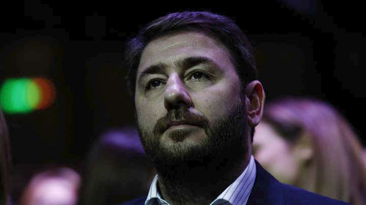 Ο Ανδρουλάκης ζητά την παραίτηση Ταγιάνι για τις δηλώσεις που έκανε για τον Μουσολίνι