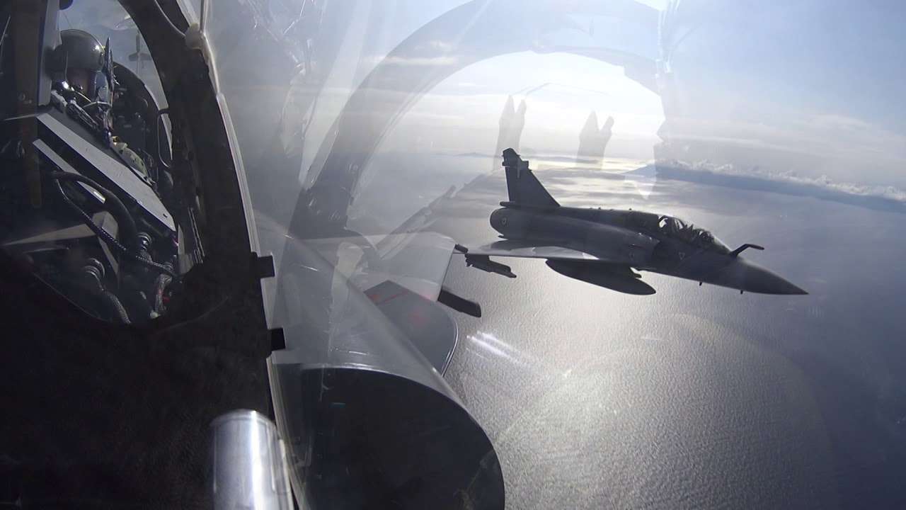 Έρευνα διάσωσης για τον πιλότο του Mirage 2000 με τουρκικό υποβρύχιο στη θάλασσα και άγνωστα ίχνη στον αέρα