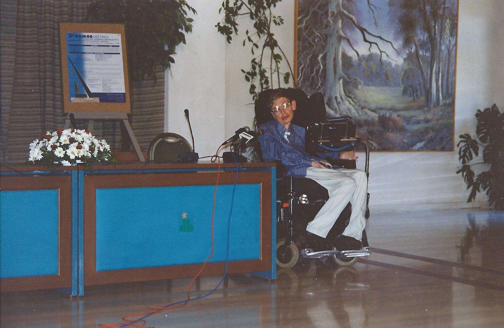 Ο Στίβεν Χόκινγκ στη Σάμο το 1998