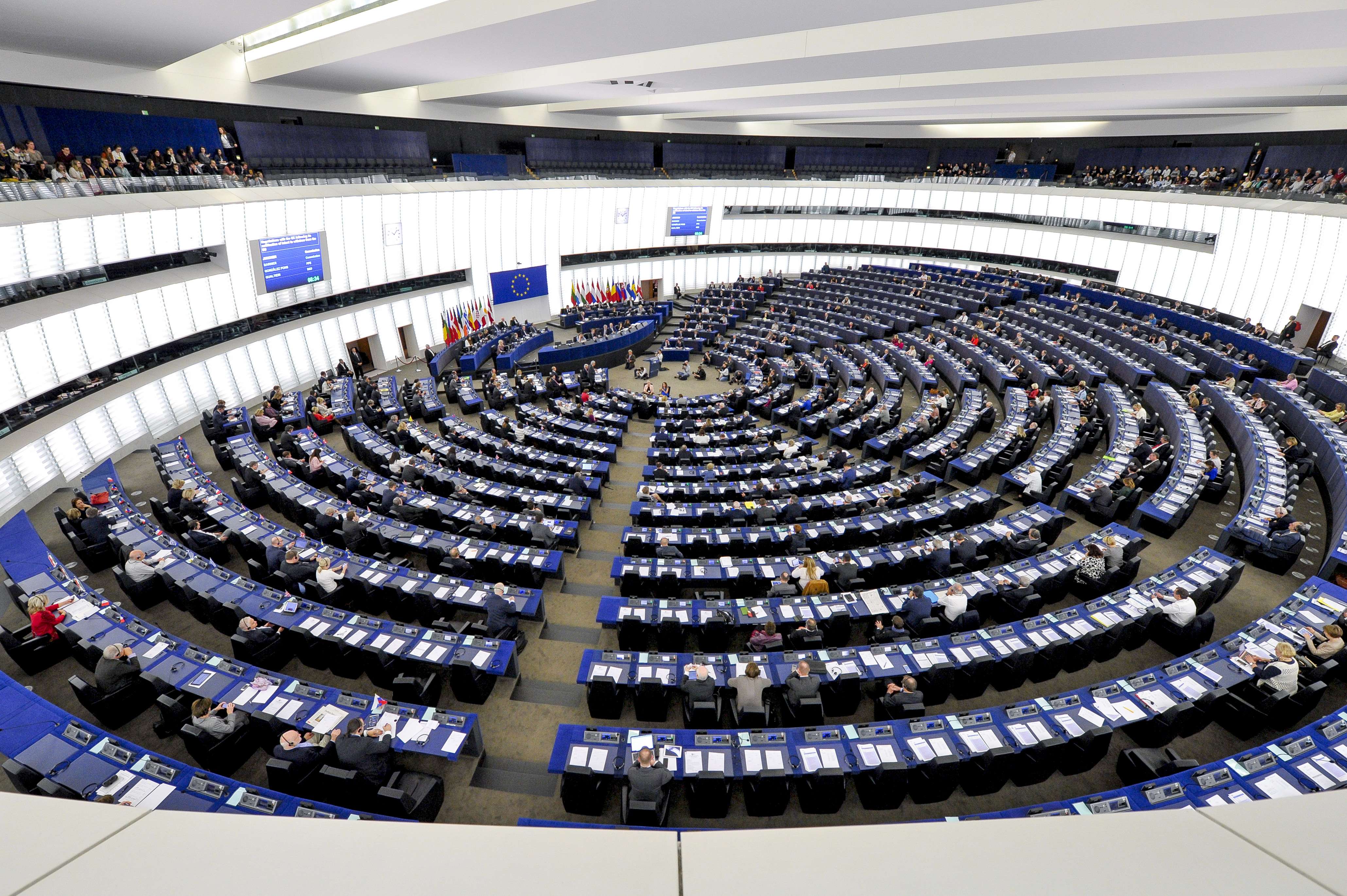 Ευρωεκλογές: Κεντροδεξιά και Κεντροαριστερά χάνουν έδρες στο ευρωκοινοβούλιο- Άνοδος της ακροδεξιάς