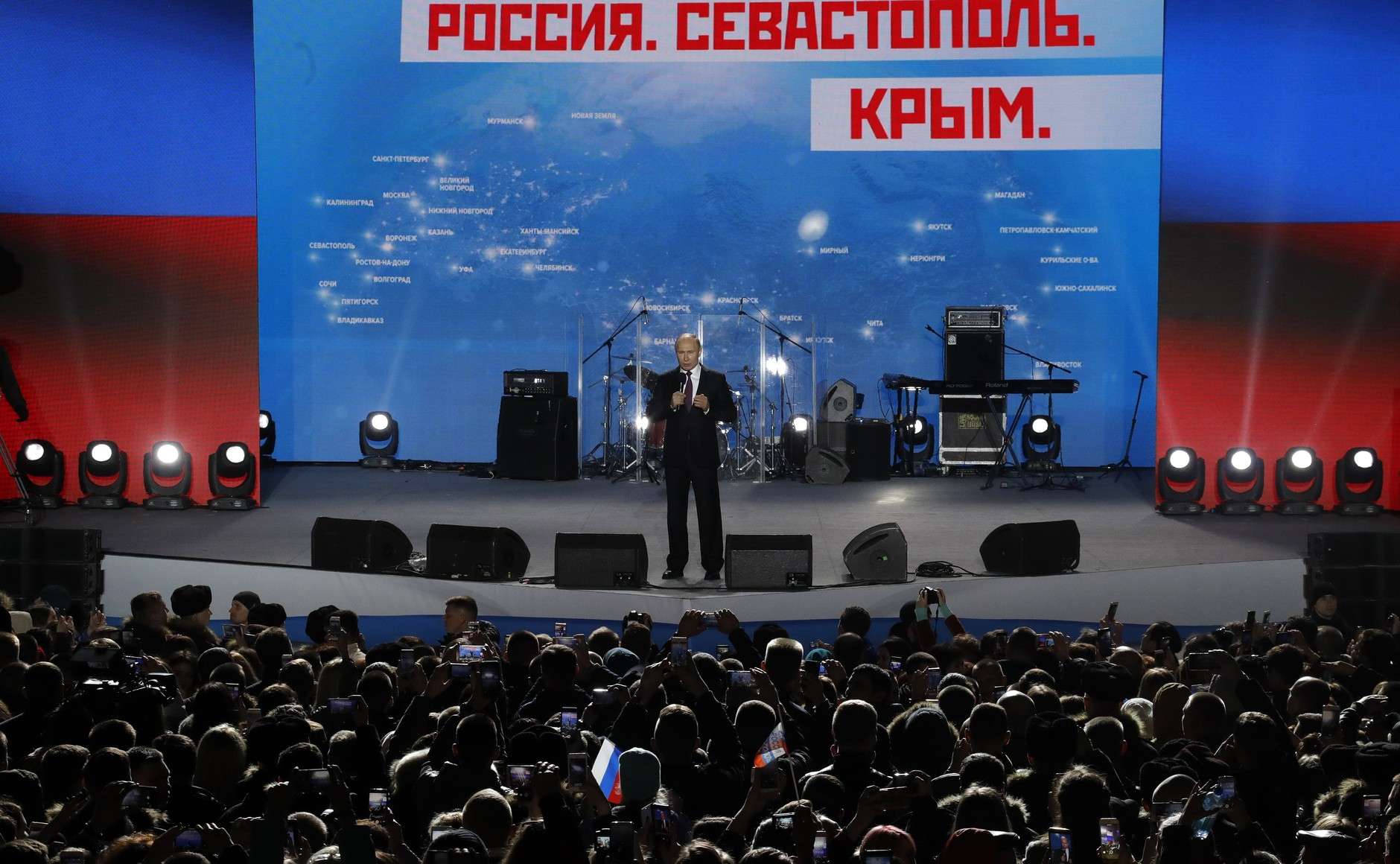 Ο Πούτιν στην Κριμαία 4 ημέρες πριν από τις εκλογές