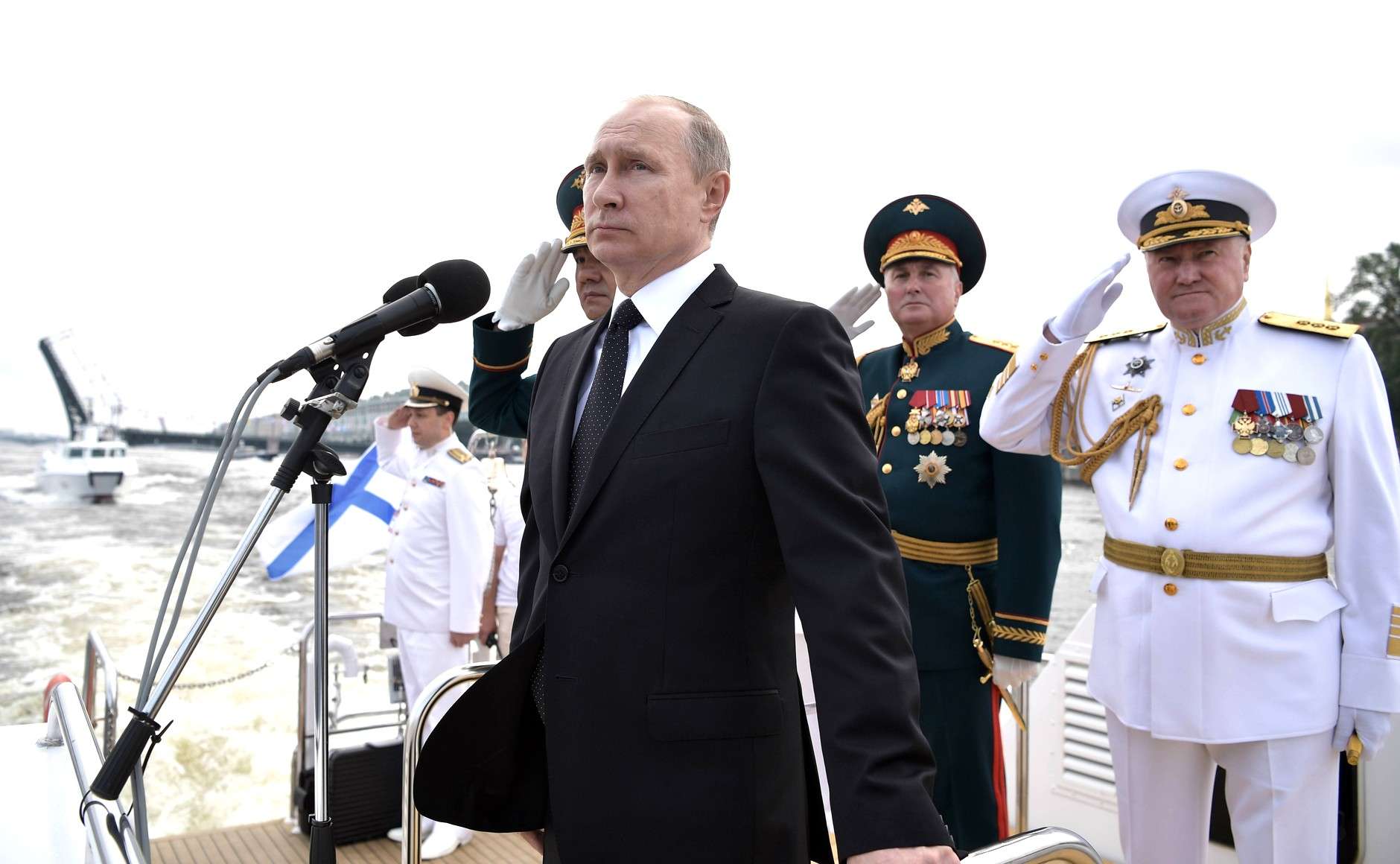 Όχι σε κούρσα εξοπλισμών λέει ο Πούτιν μετά από την επανεκλογή του