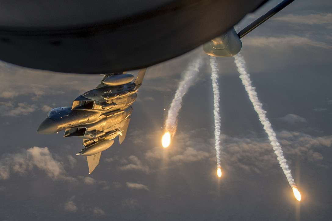 Οι Ρώσοι καταγγέλουν χρήση βομβών φωσφόρου από F-15 στη Συρία