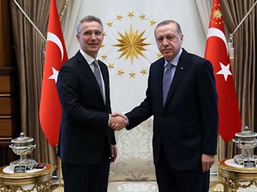 Η Τουρκία σπρώχνει τα Σκόπια στο NATO