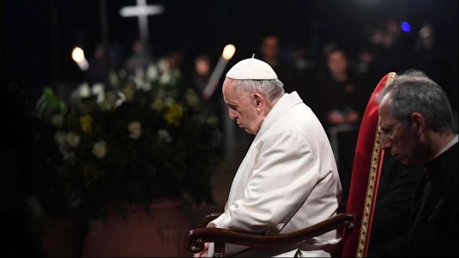 Πάπας Φραγκίσκος καλεί σε επαγρύπνηση για τους σύγχρονους Χίτλερ
