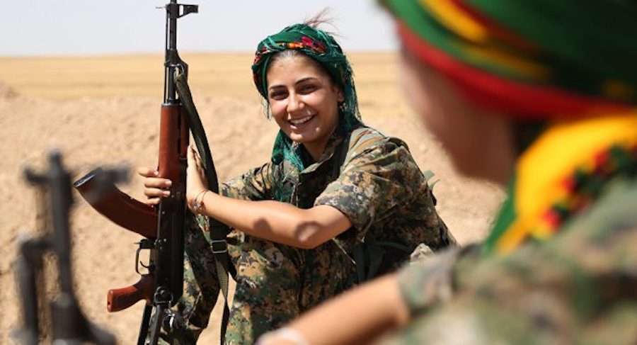 Οι Κούρδισσες μαχήτριες κατά του ISIS στο Ευρωκοινοβούλιο συγκλονίζουν