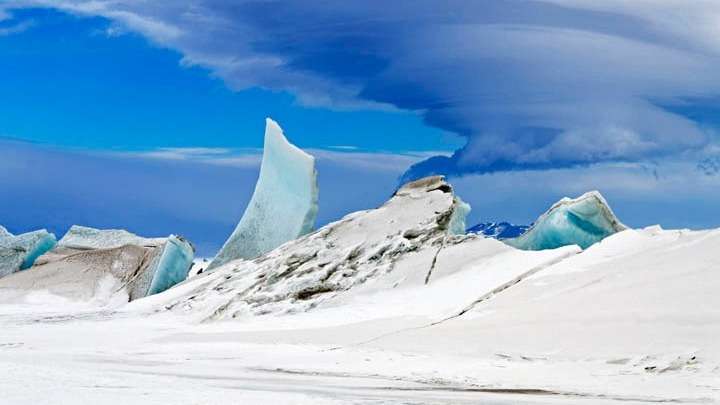 Τρία τεράστια φαράγγια ανακάλυψαν επιστήμονες στην Ανταρκτική